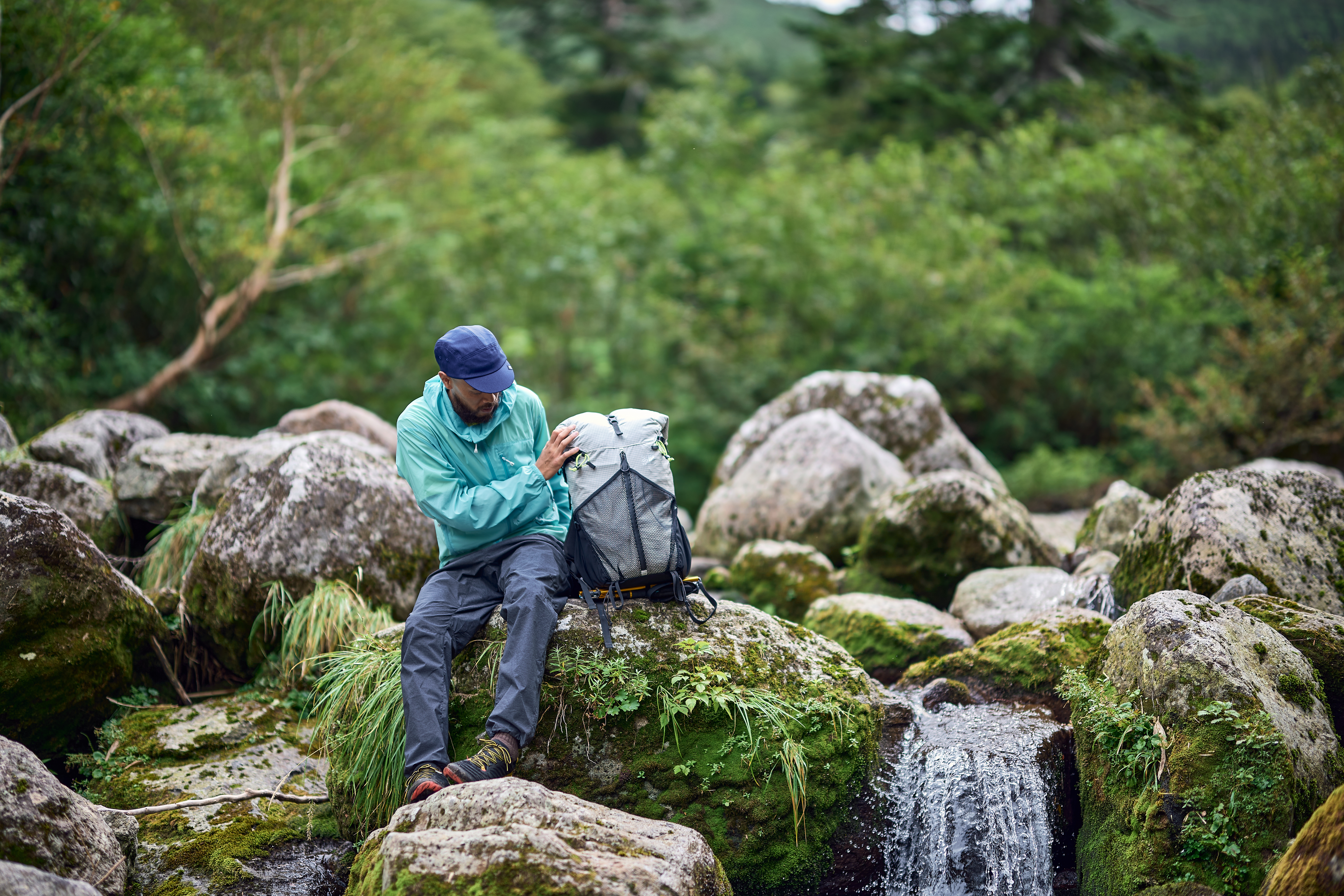 人気大人気カリマークリーブ30　ミディアム　コヨーテカラー 登山・クライミング用品