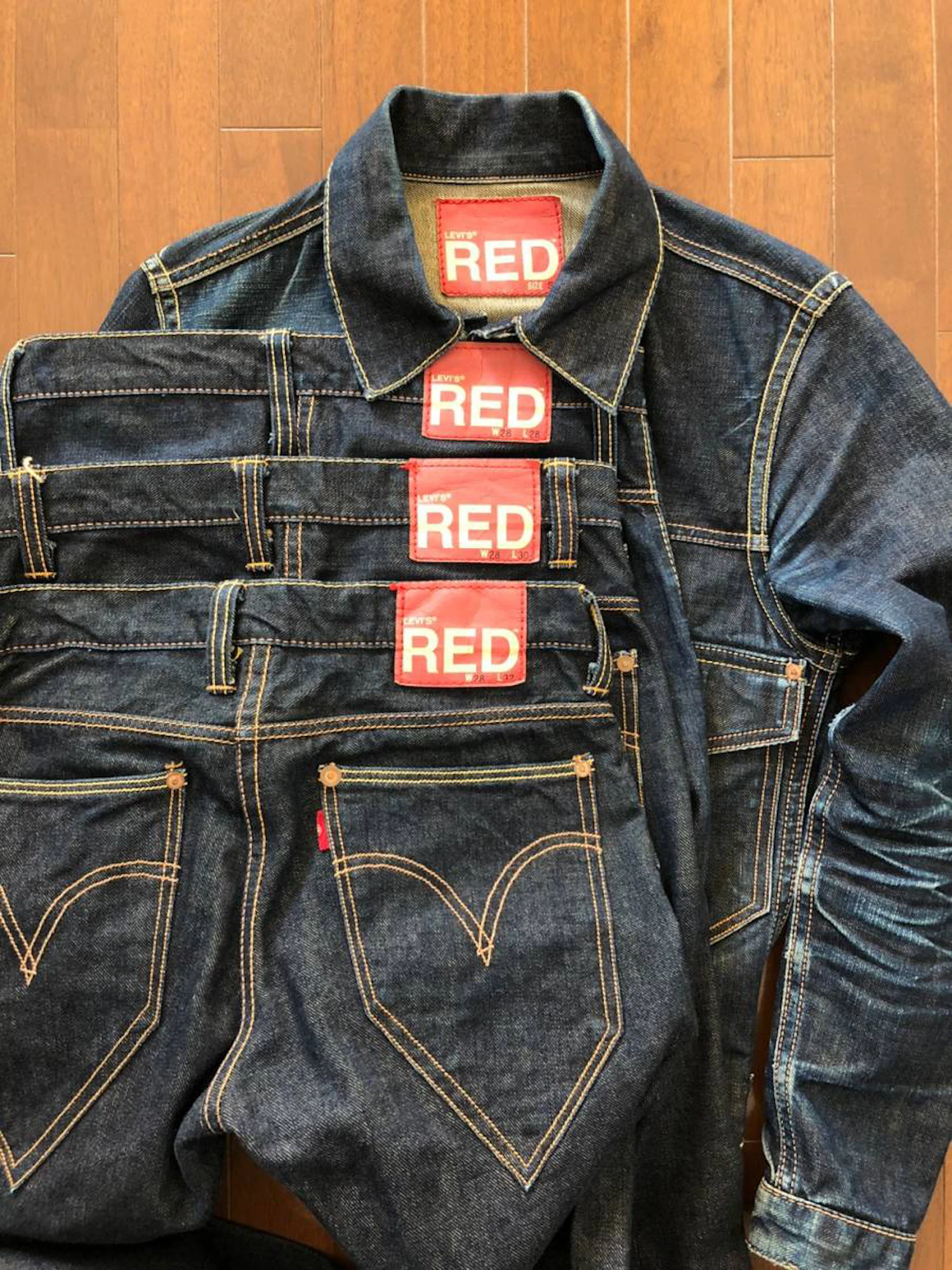 Levi'sの謎ライン「RED」とは何か？ コレクター集団が超解説 | Fashion