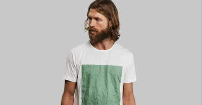 英国アパレルメーカーによる、植物から作られた完全再利用のTシャツ「Plant and Algae T Shirt」
