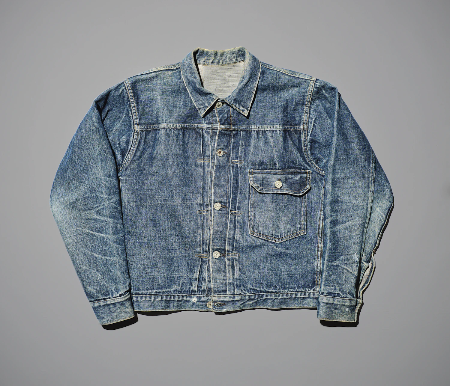 藤原さんの接客で購入したリーバイス506XX。通常よりも細めにデザインされたフロントのボックスプリーツは、このモデルならではのディテールだ