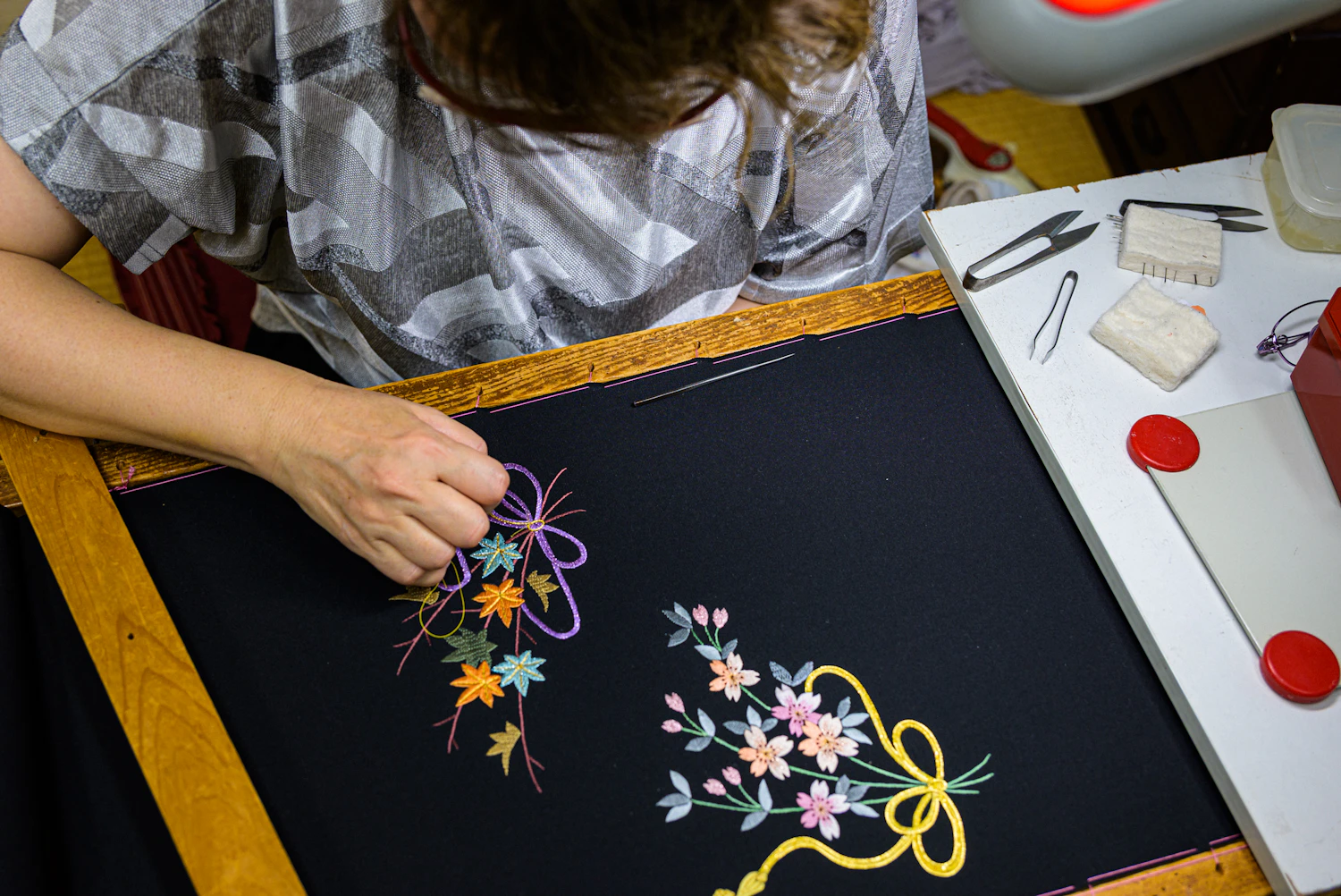 一針に込めた伝統──江戸刺繍を継いだ姉妹の挑戦：高橋刺繍店