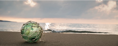 創業当時に北洋硝子で作られていた北マーク(ダブルF)の付いた浮玉