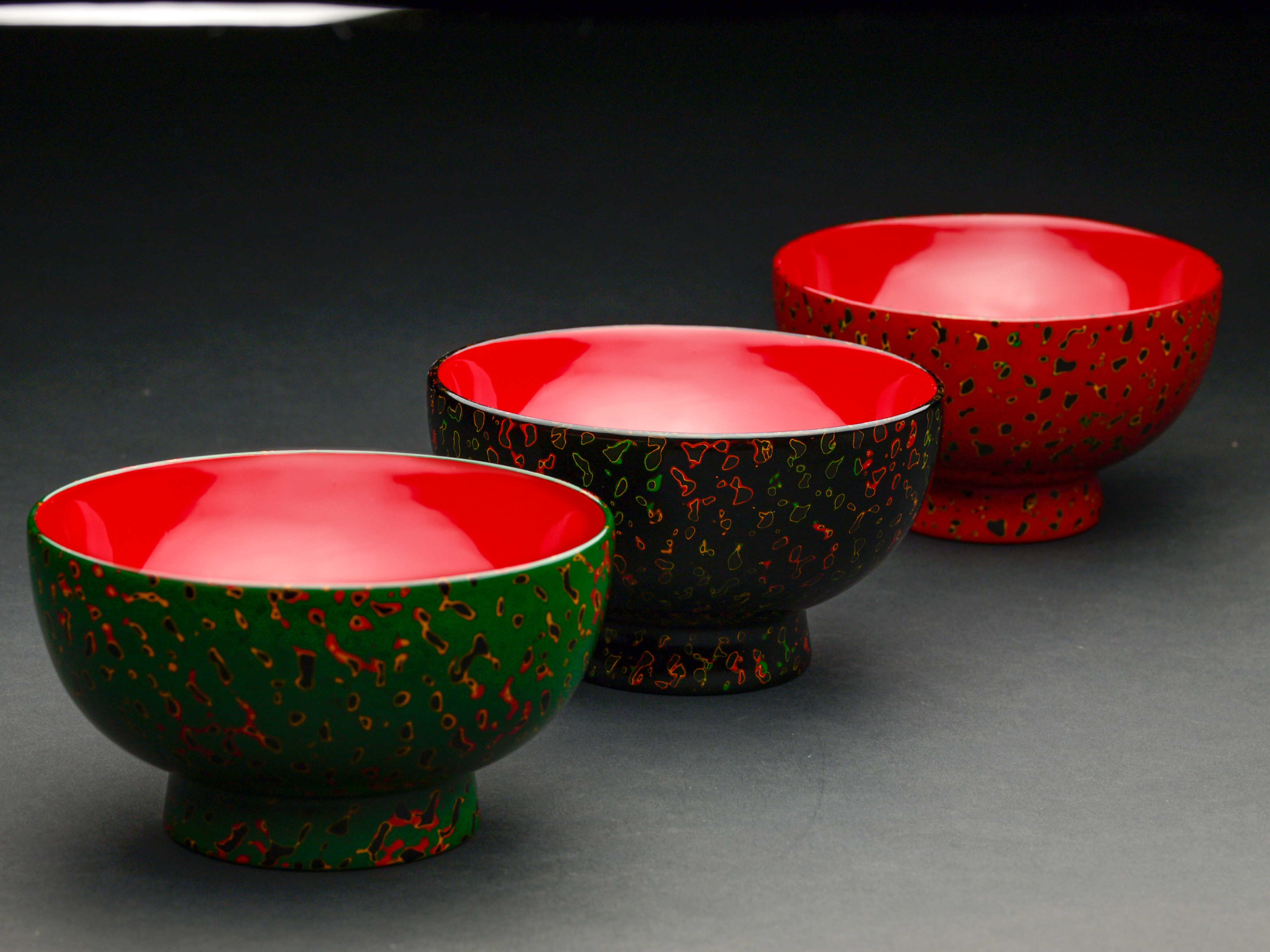 津軽塗の産地はなぜ弘前なのか？ 雪国の風土と歴史が育んだ堅牢と絢爛