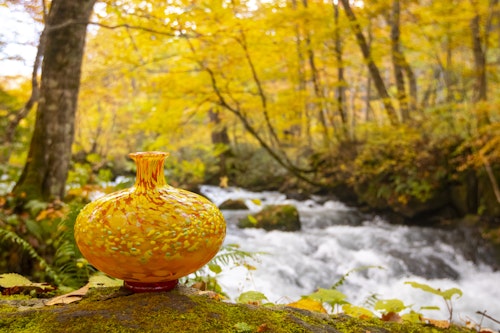 津軽びいどろ 十和田紅葉 花器中