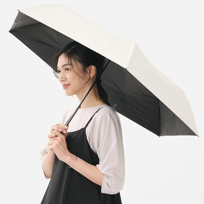 日常をより快適に KEYUCAが再設計する折りたたみ傘の付加機能とは