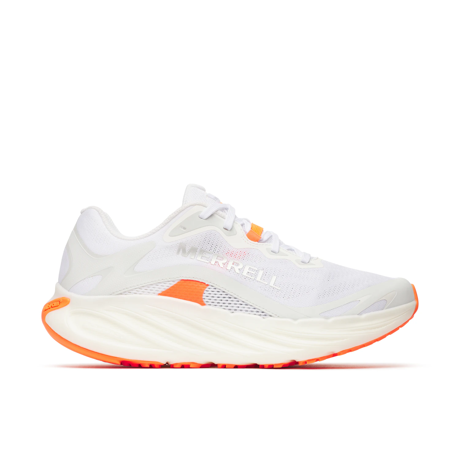 マルチアウトドアランニングシューズ「プロモーフ」。20,900円（税込）