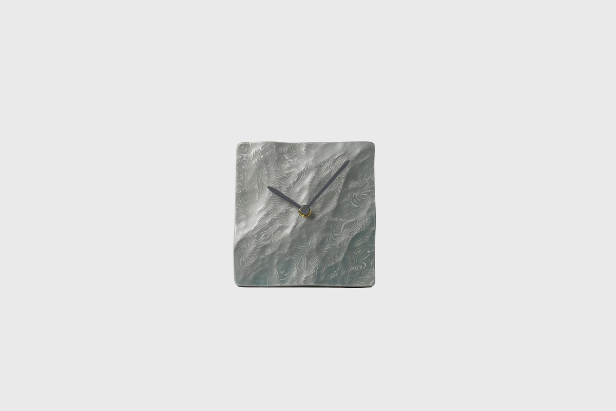 hitotose Table clock aluminum