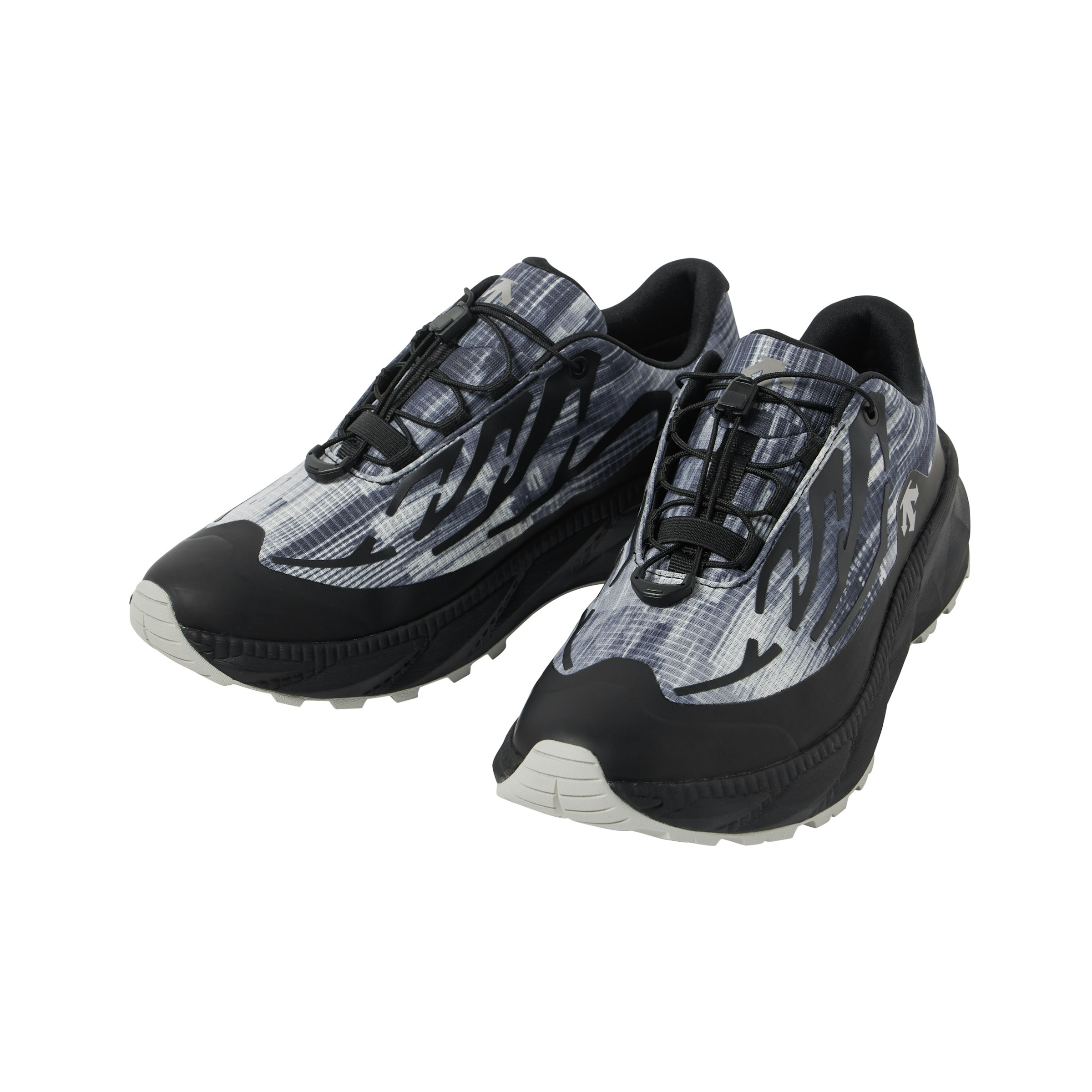 「モジュラライズ」の最新作となる「モジュラライズ ハイドロ」。写真のカラーはブラック×シルバー。26,400円（税込）