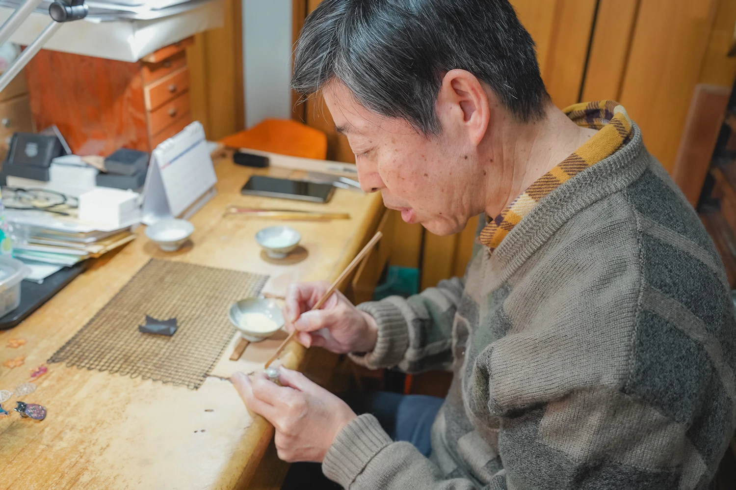 【第2回】色と焼きの探求──現代の名工・畠山弘が語る東京七宝の奥深さ