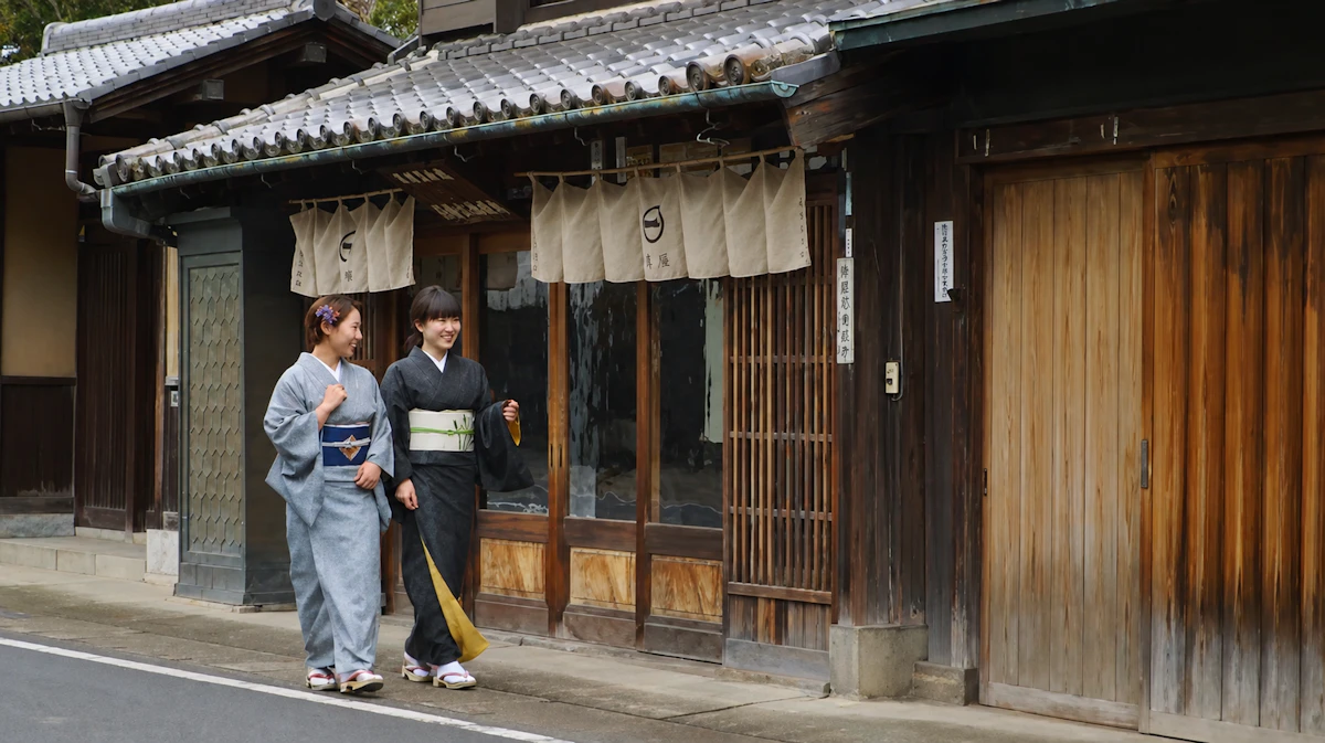 結城紬の産地を歩く。鬼怒川と筑波颪が育んだ、「絹の川」の記憶