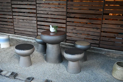 なぜこの地で焼き物は栄えたのか？　湖の記憶と文化が育んだ産地の秘密に迫る