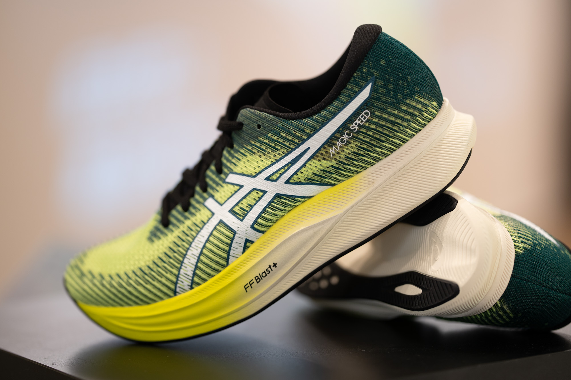 マジックスピード2 ASICS「MAGIC SPEED 2」が渾身のフルモデルチェンジ！今年サブ4目指す