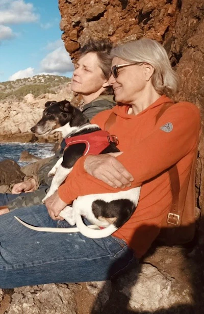 左：キカ・フリーヘントハート、右：サビーヌ・スパニエル