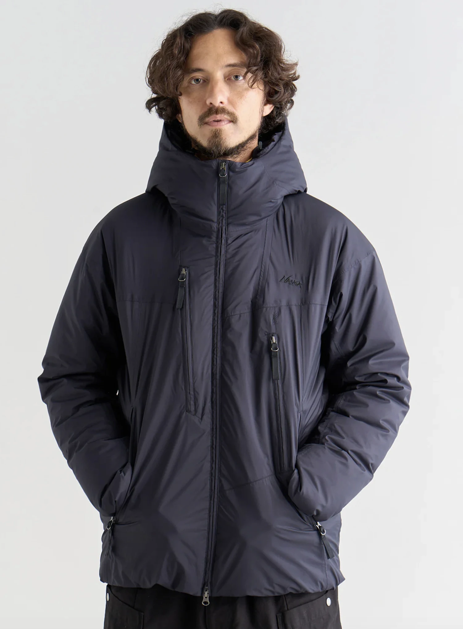 「マウンテンピーク ダウンジャケット」132,000円（税込）