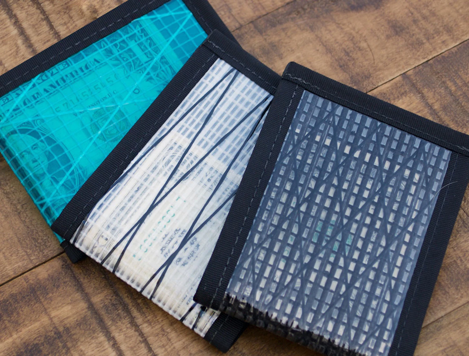 Recycled Sailcloth Vanguard – Bifold Wallet, 7,700 yen (tax included)