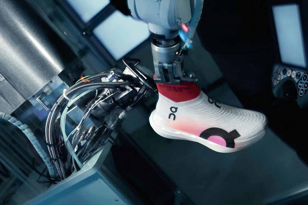 on Cloudboom Max オン クラウドブーム マックス Men's Cloudboom Max | White | On United States