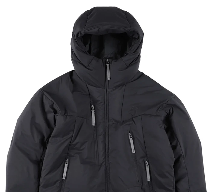 街でも着られる本格冬山用ダウン： ナンガが「マウンテンピーク ダウンジャケット」を作った真意とは？