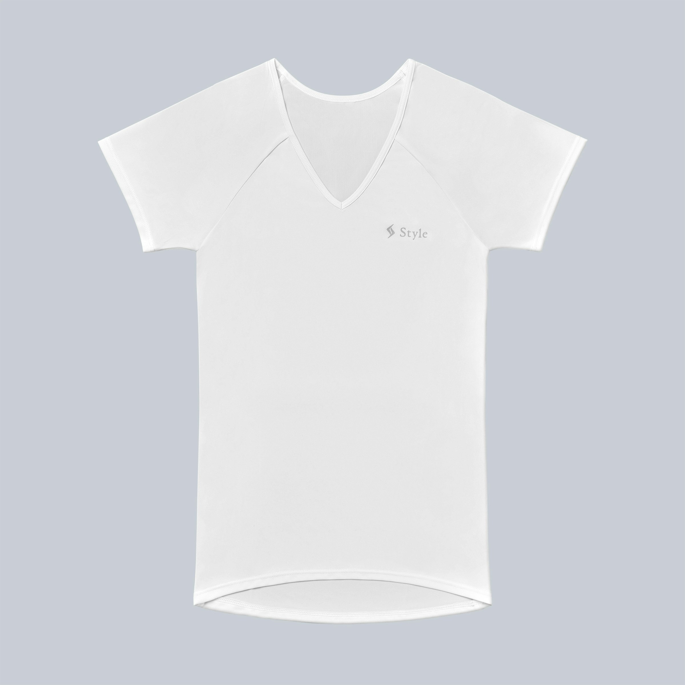 Men's V-neck in 2 colors – white and black. 3,480 yen (tax included)