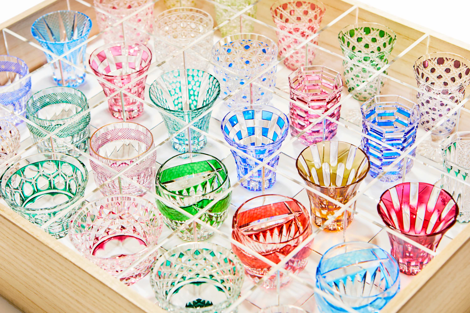 暮らしに寄り添う輝き、江戸切子の役割の変遷と現代における価値