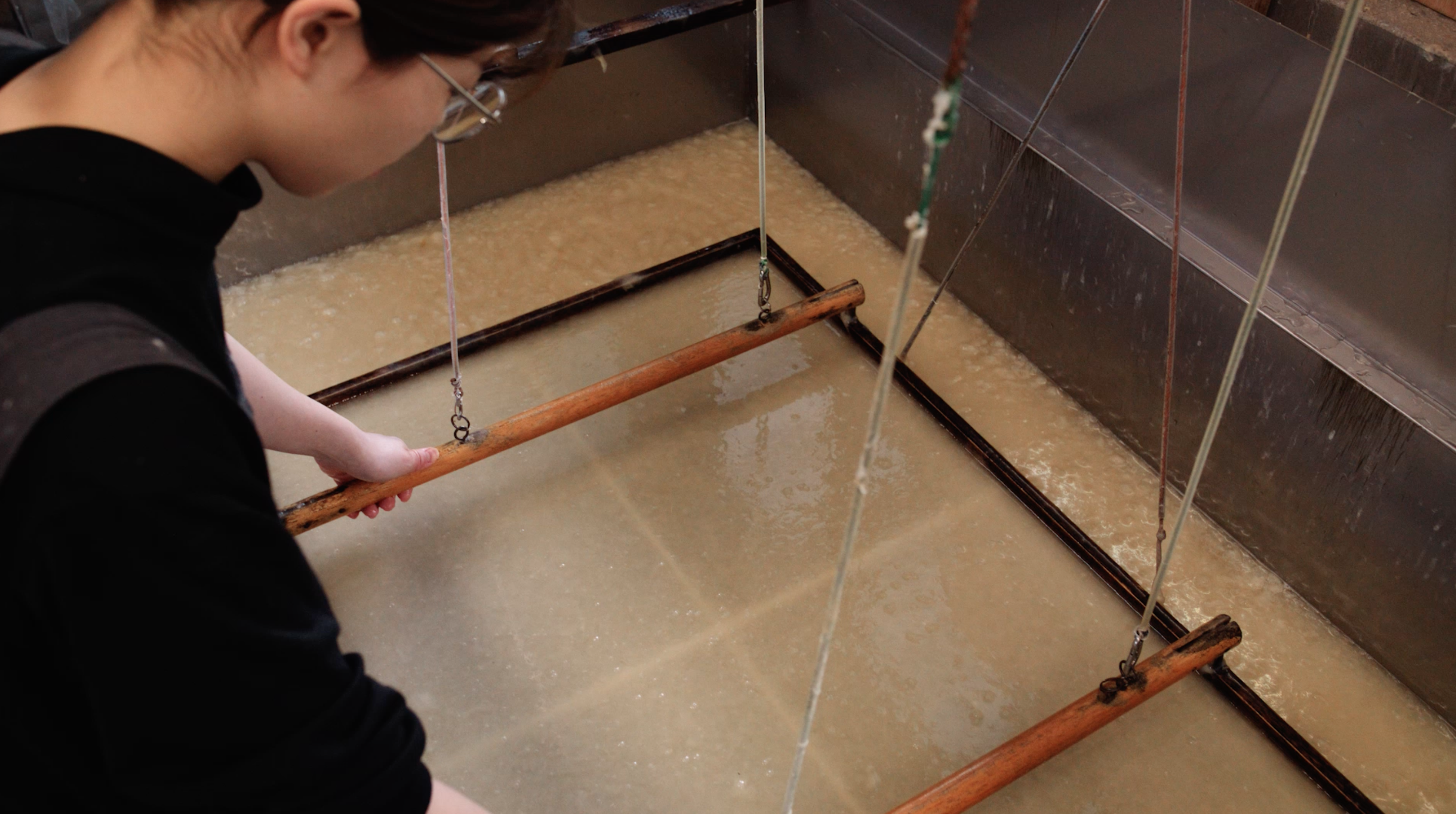 梶の木から、一枚の紙へ 佐賀・和紙「名尾手すき和紙」 | Artisan