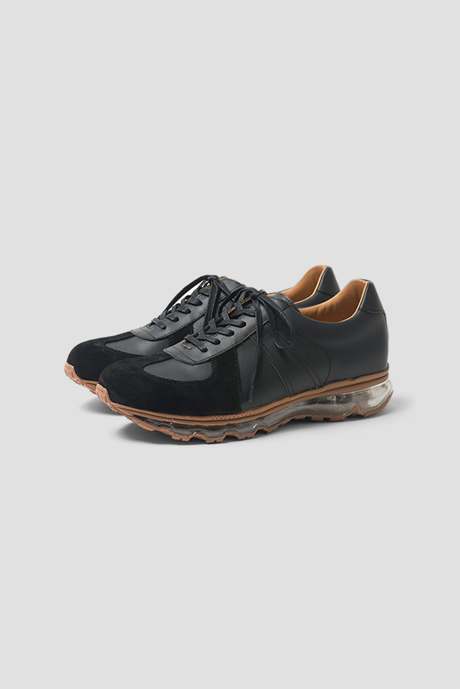 The air sole German trainers accelerated the brand's popularity and remain updated in the lineup at 39,600 yen (tax included). (www.tomoandco.jp)