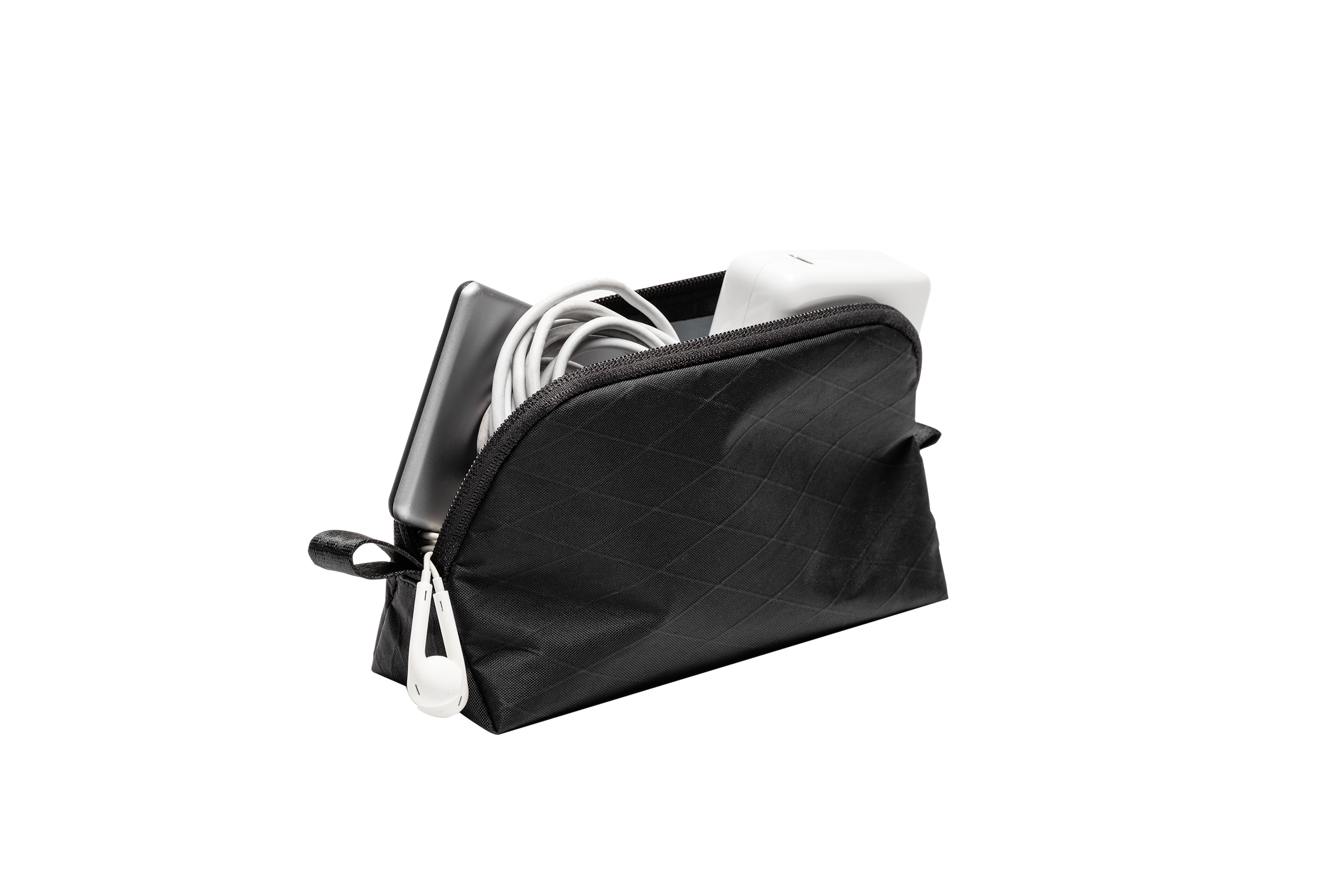 Stash Pouchを使えば、散らばりやすいコード類をまとめて管理できる