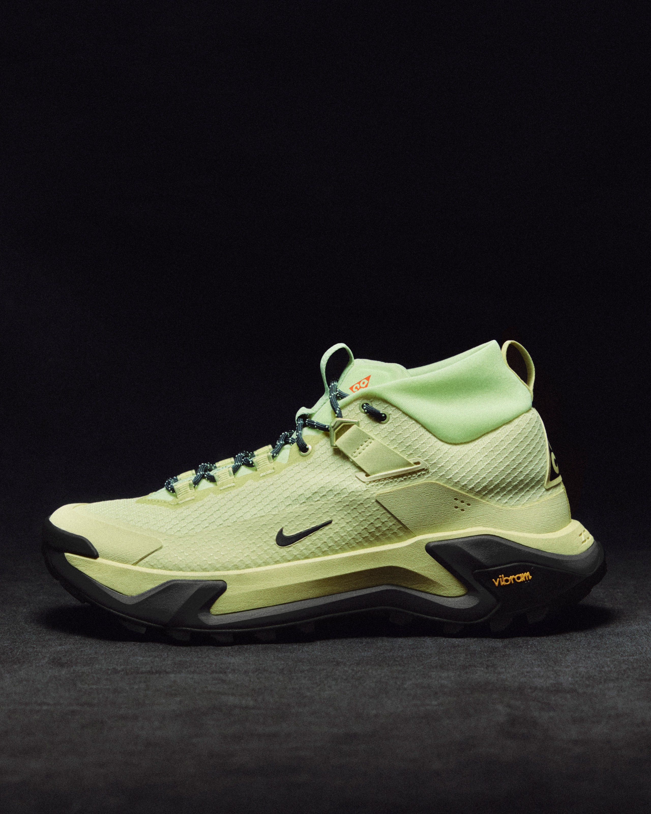 Lightweight and High-Performance Hiking Shoes! Enjoy the Mountains