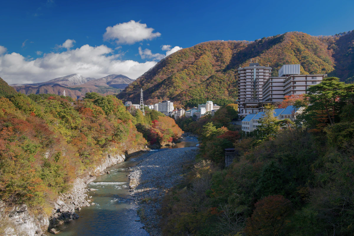 結城紬の産地が広がる、鬼怒川流域の風景