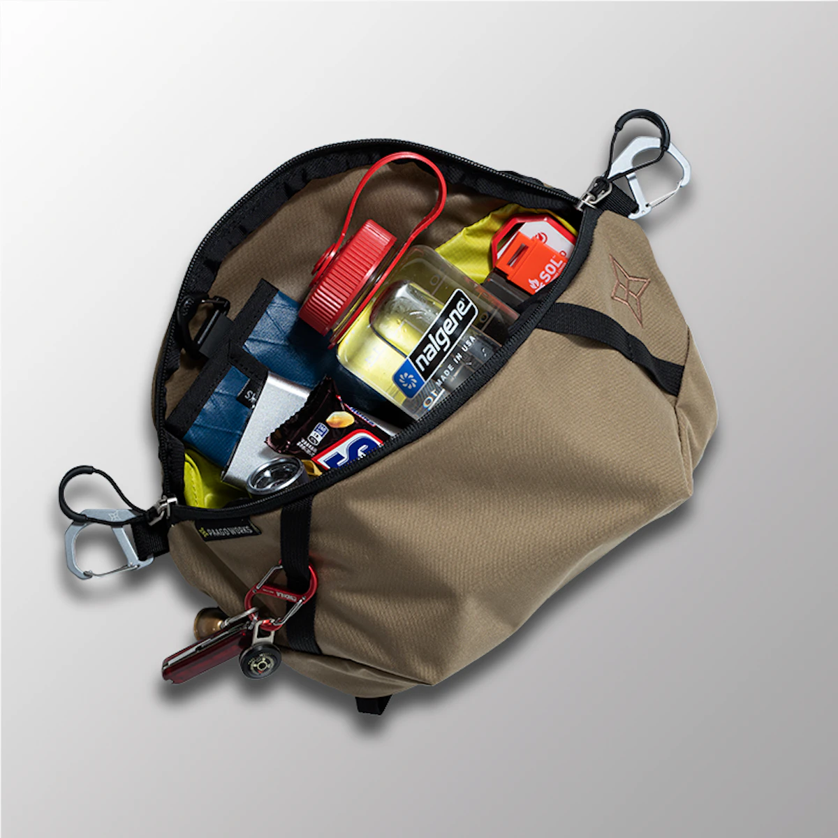 バッグ PAAGO WORKS SWITCH M SP ECOPAK switch-L-メイン開口.png?w=1200