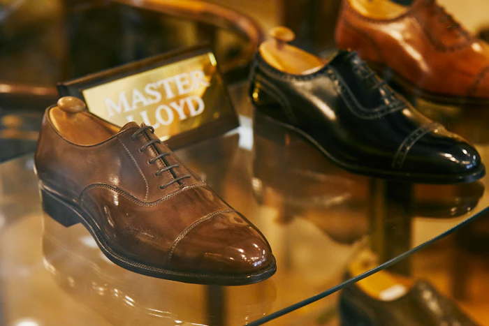 Shoes That Fit Japanese Feet! 'Lloyd Footwear'—Crafted by Artisans in Northampton, England.