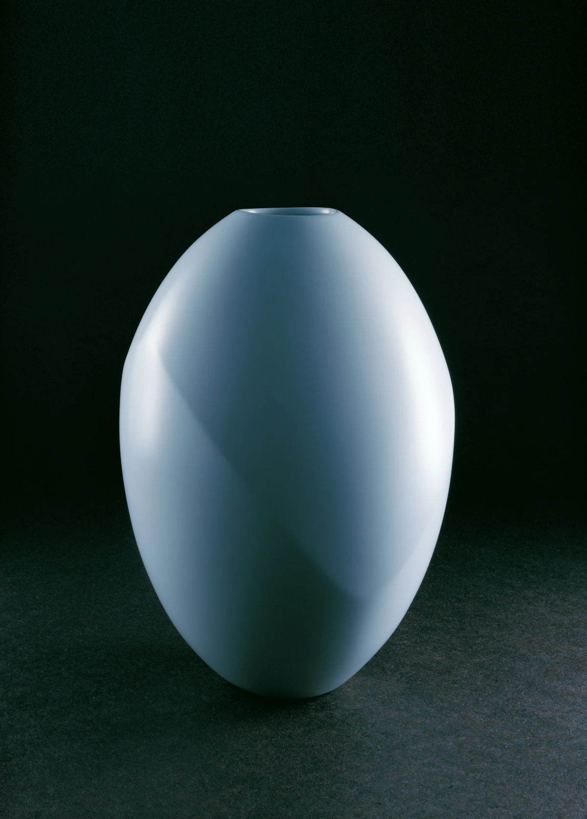 1996 白瓷捻面取壺　撮影：斎城卓