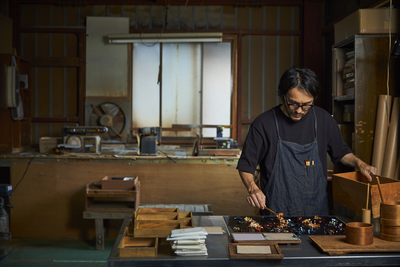 西陣織・引箔の革新ー古箔から広がる楽芸工房の時空を超えた旅路 | Artisan