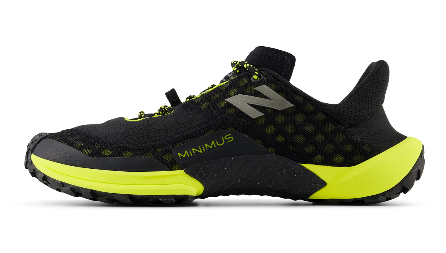 The midsole features FuelCell compound. Even with a slim design, it offers noticeable cushioning.