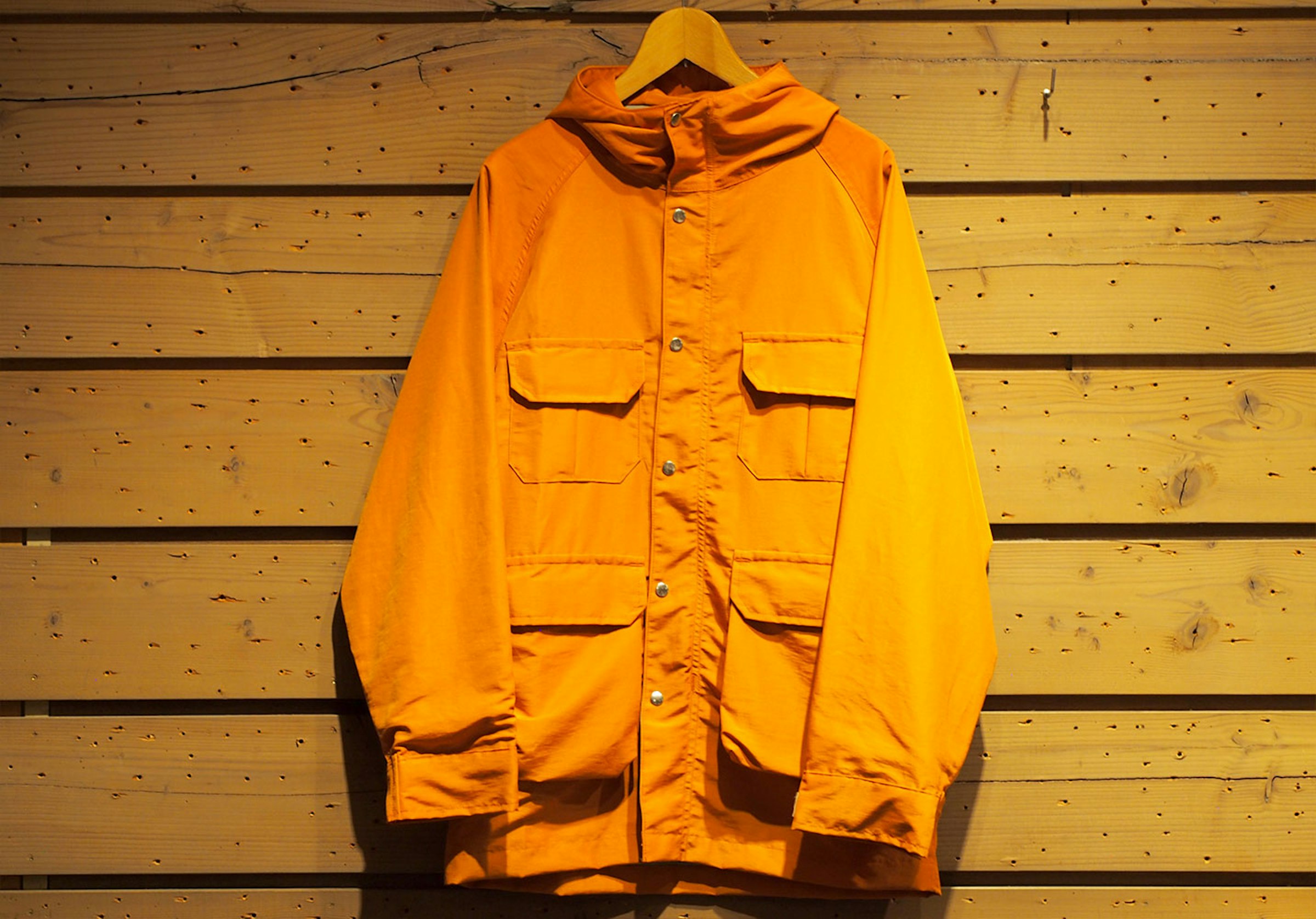 マウンテンパーカー　68,200円（税込）