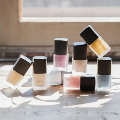 Shine Brighter with Personalized Nails: RIÉNE