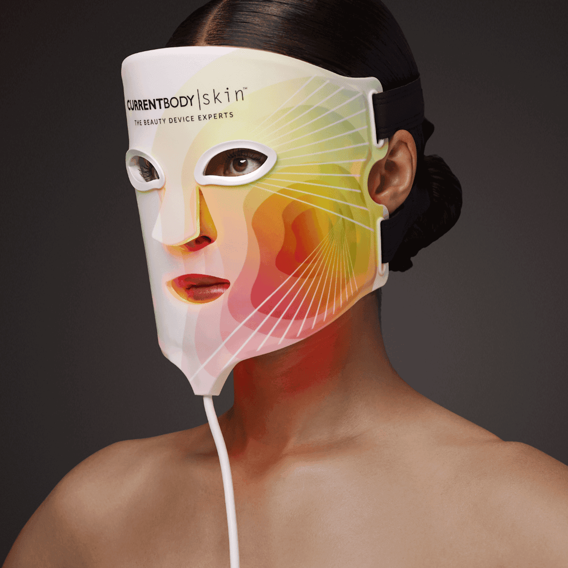 「LED 4イン1 マスク」では、360個のLEDを搭載することで、アジア人の肌悩みにアプローチ 