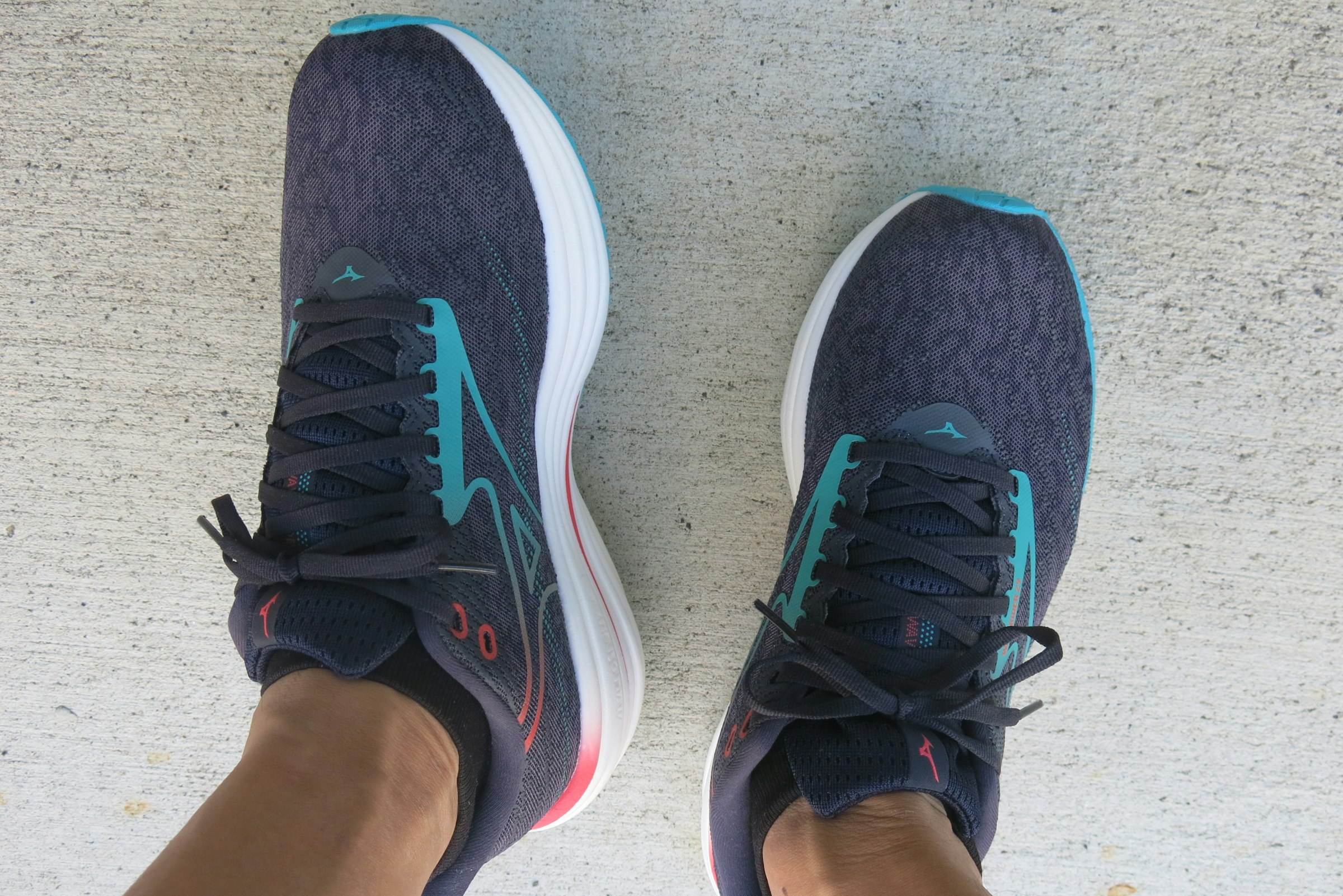 クッション性と安定性のバランスが絶妙。足運びもスムーズに行える