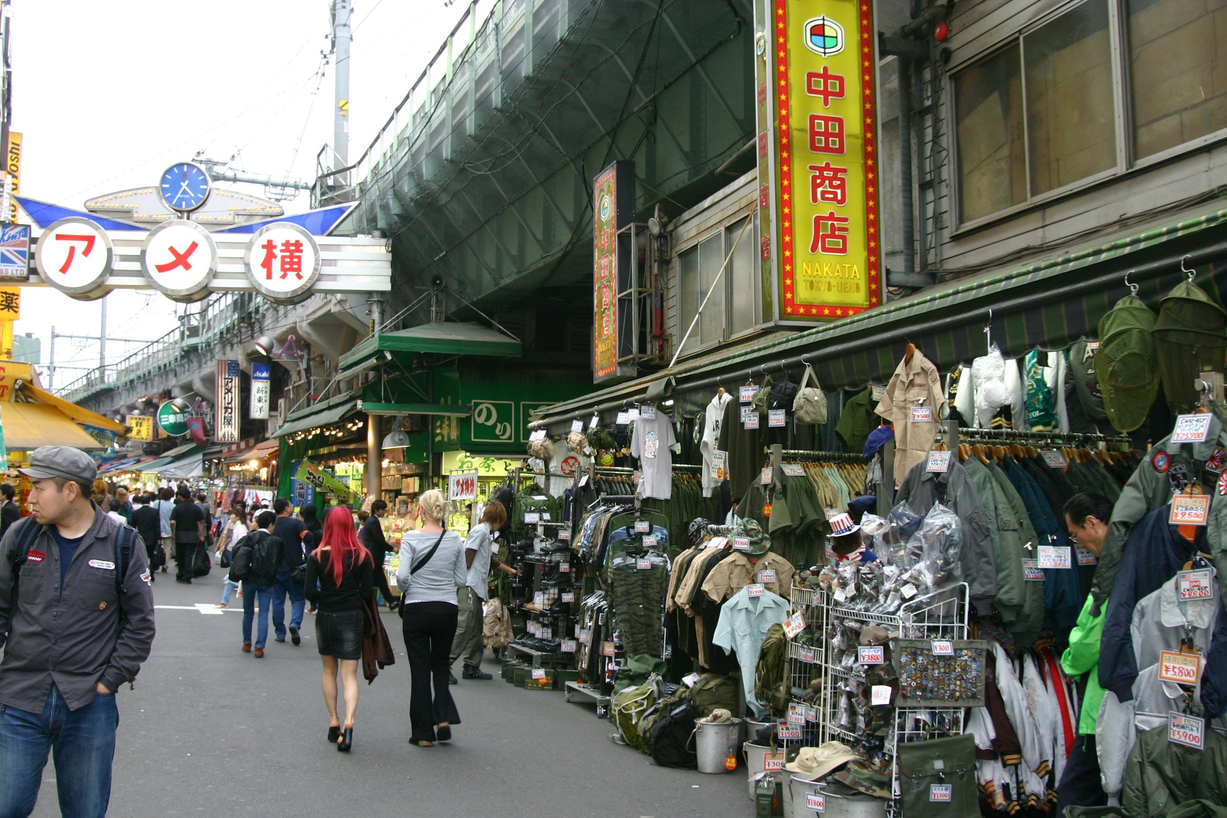 画像: アメ横の『中田商店』。ぜひ実際に足を運んで、熱気を体感して欲しい。