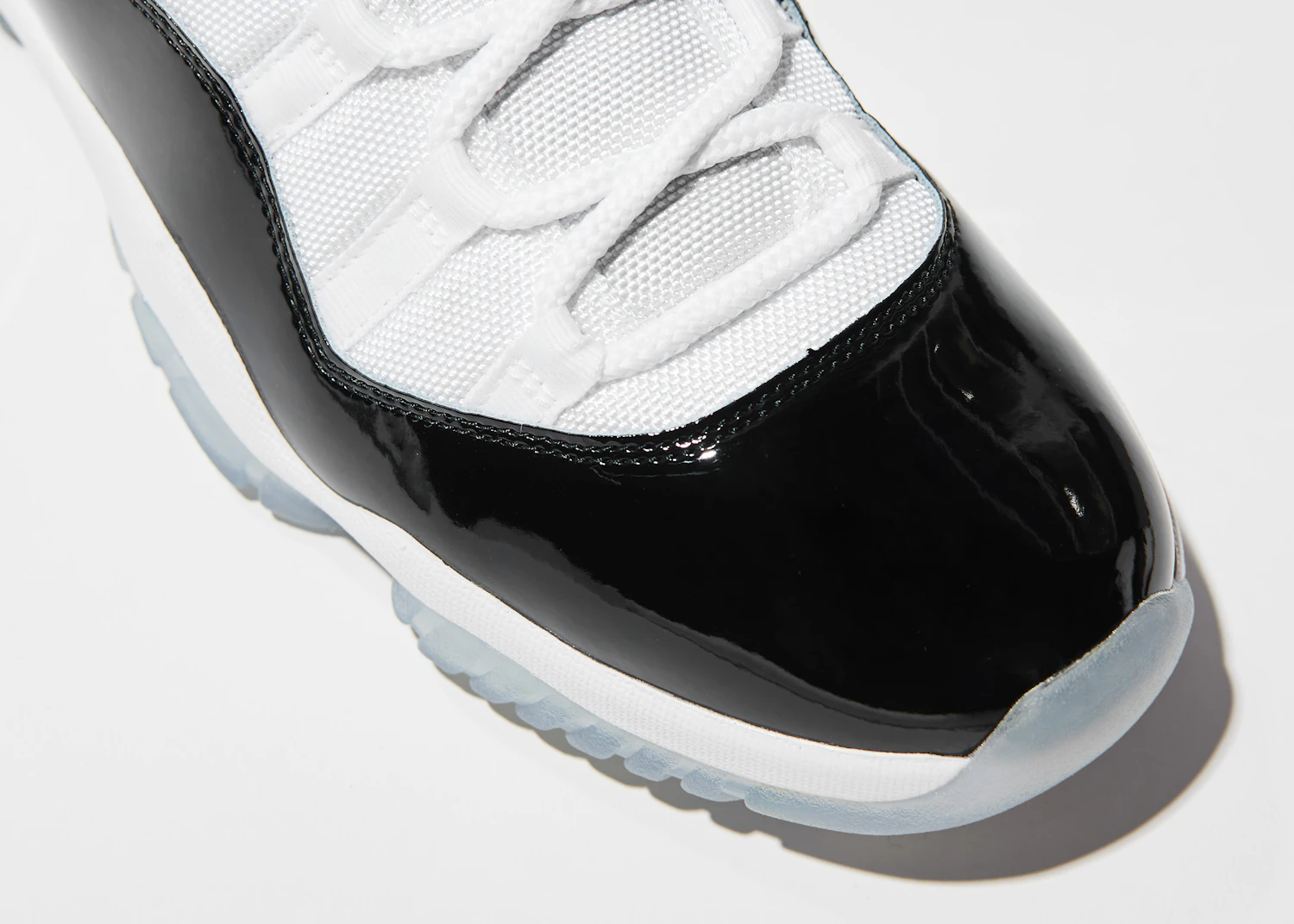 The shiny patent leather is reminiscent of a luxury car's body. This was inspired by the high-end sports cars Michael Jordan loved.
