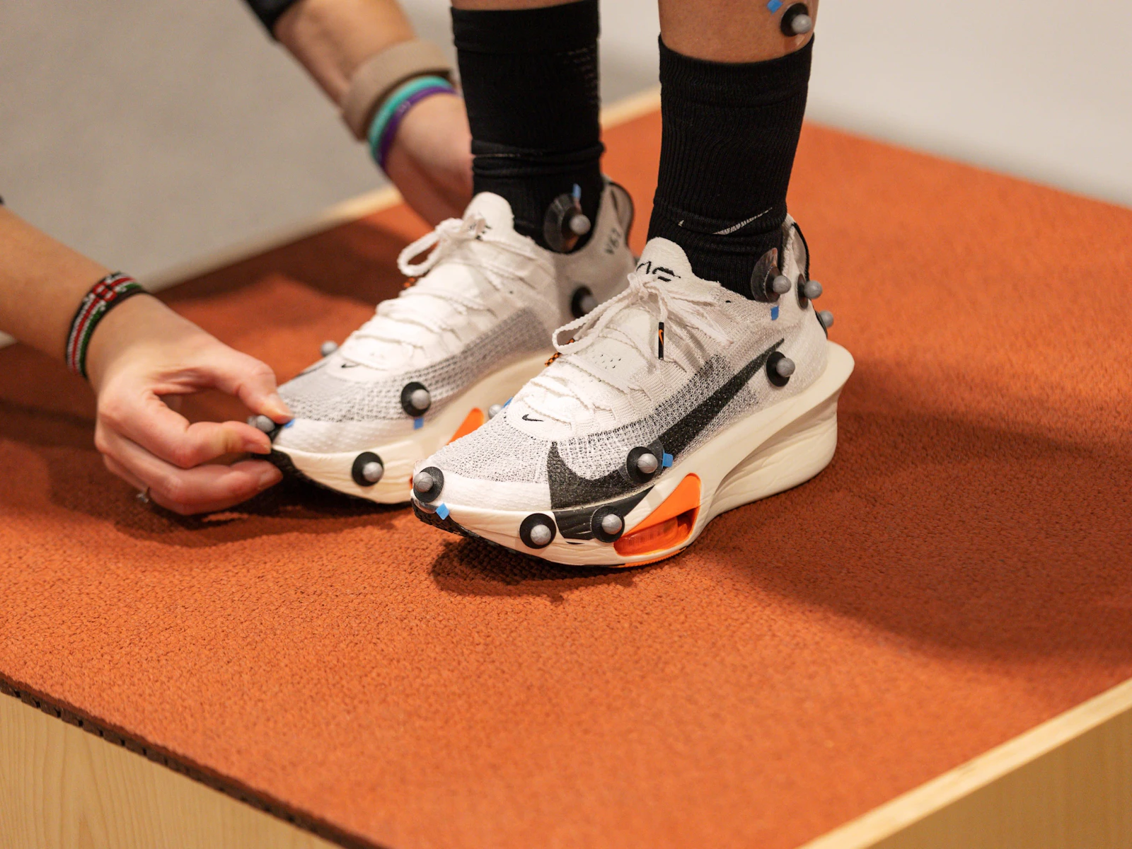 驚異的な男子マラソン世界記録の足元をサポート 「NIKE ALPHAFLY 驚異的な男子マラソン世界記録の足元をサポート 「NIKE ALPHAFLY