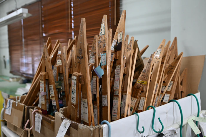 生地を裁断するために使用する型。傘ごとに使い分けをしている。