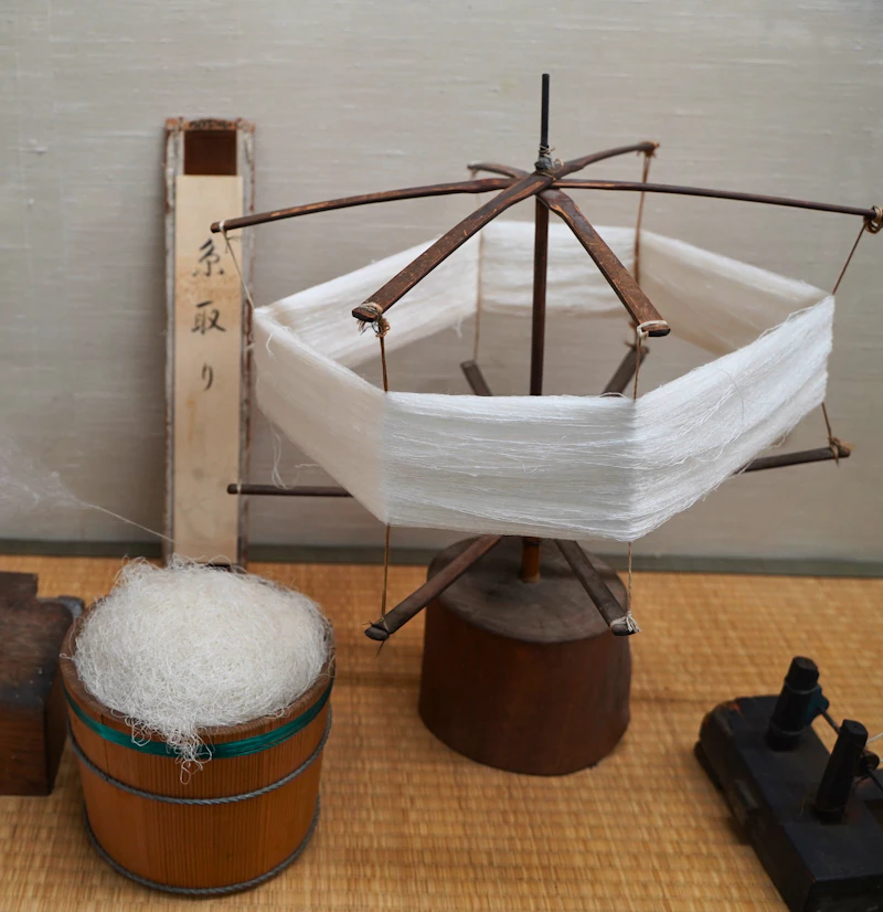 結城紬の歴史を辿る。将軍も愛した最古の布地、2,000年の変遷の記録