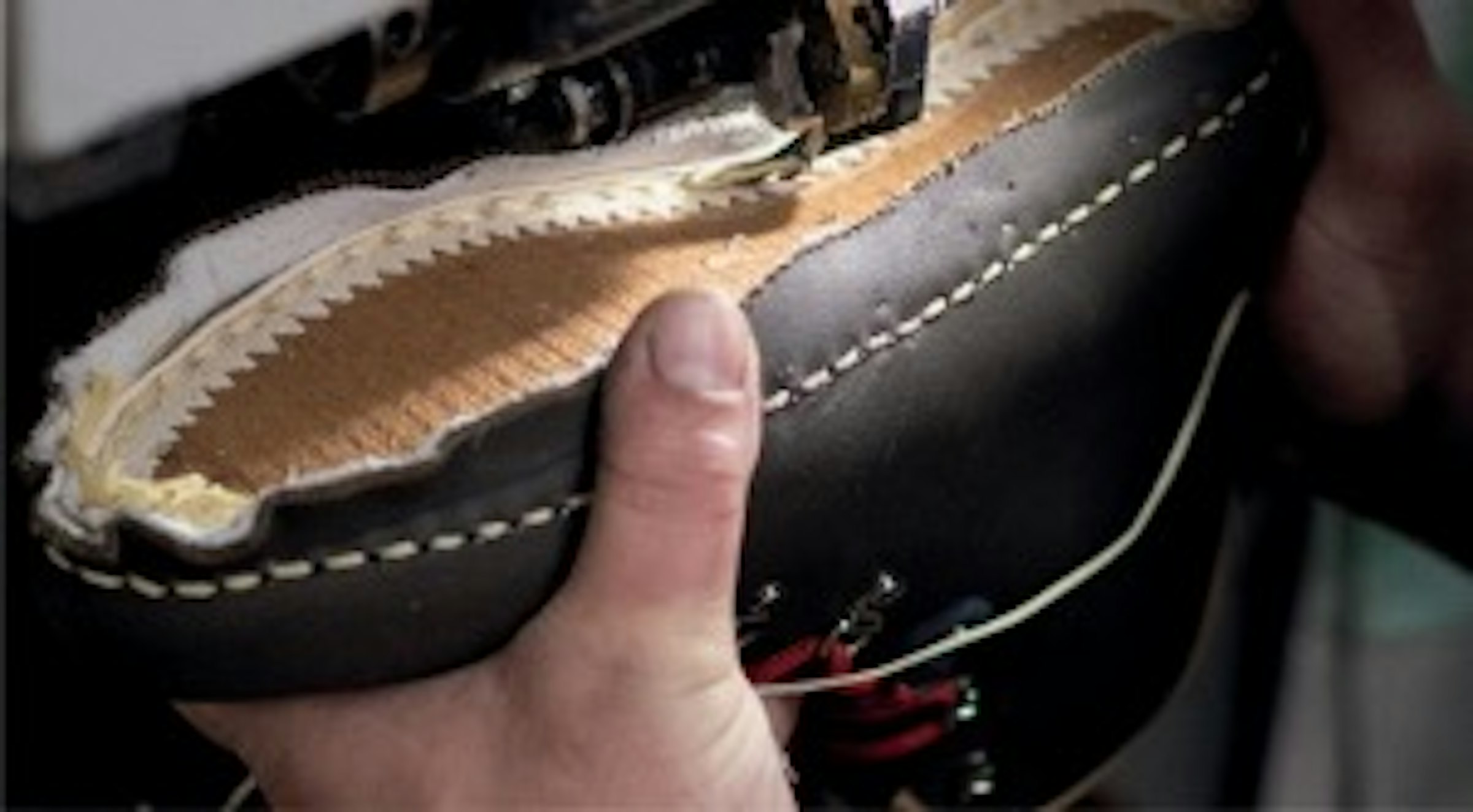 ソールの張り替えも可能なためより長く履ける