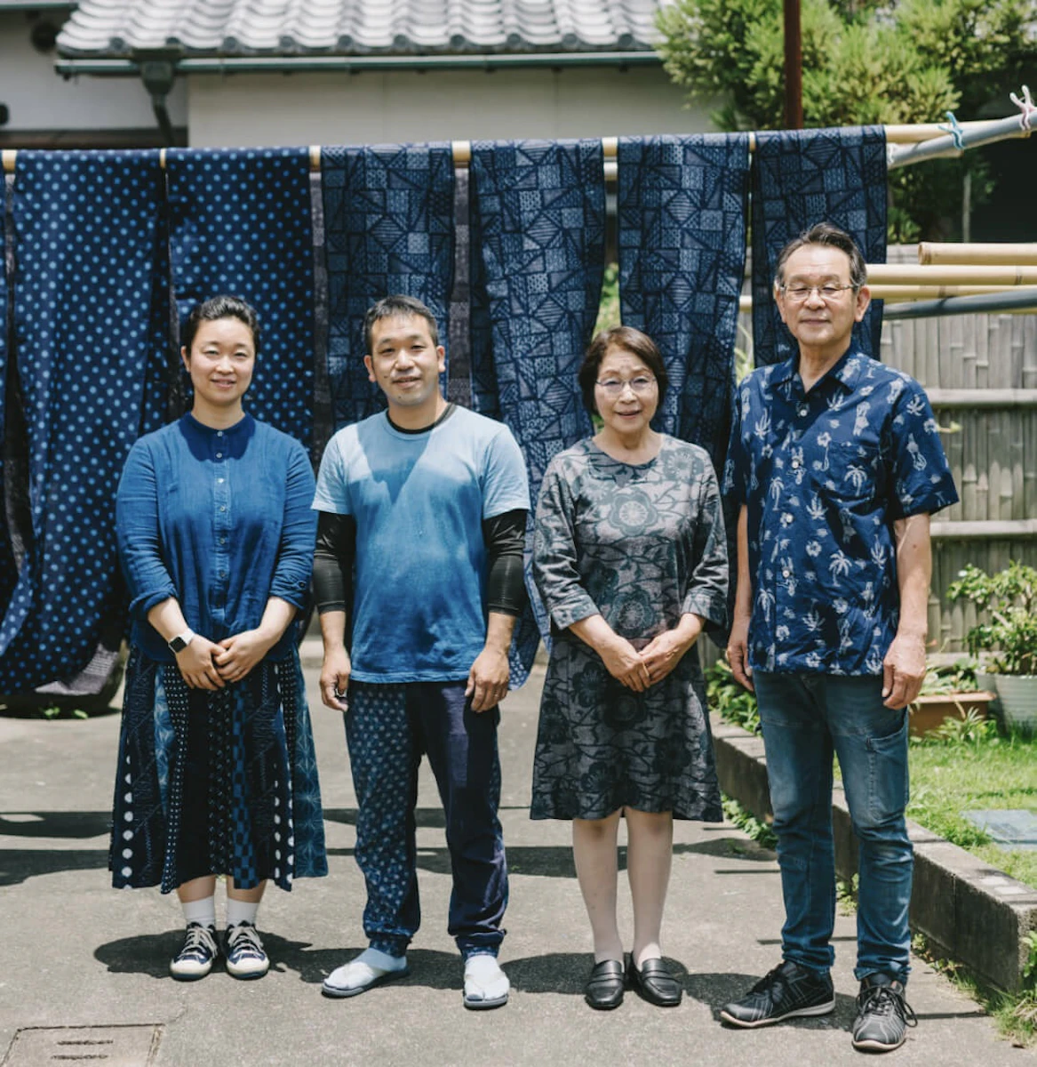 久留米絣　新品未仕立て　手織り　藍　珊瑚朱　緑　幾何学模様　B795 久留米絣 新品未仕立て 手織り 藍 珊瑚朱 緑 幾何学模様 B795 【公式通販】