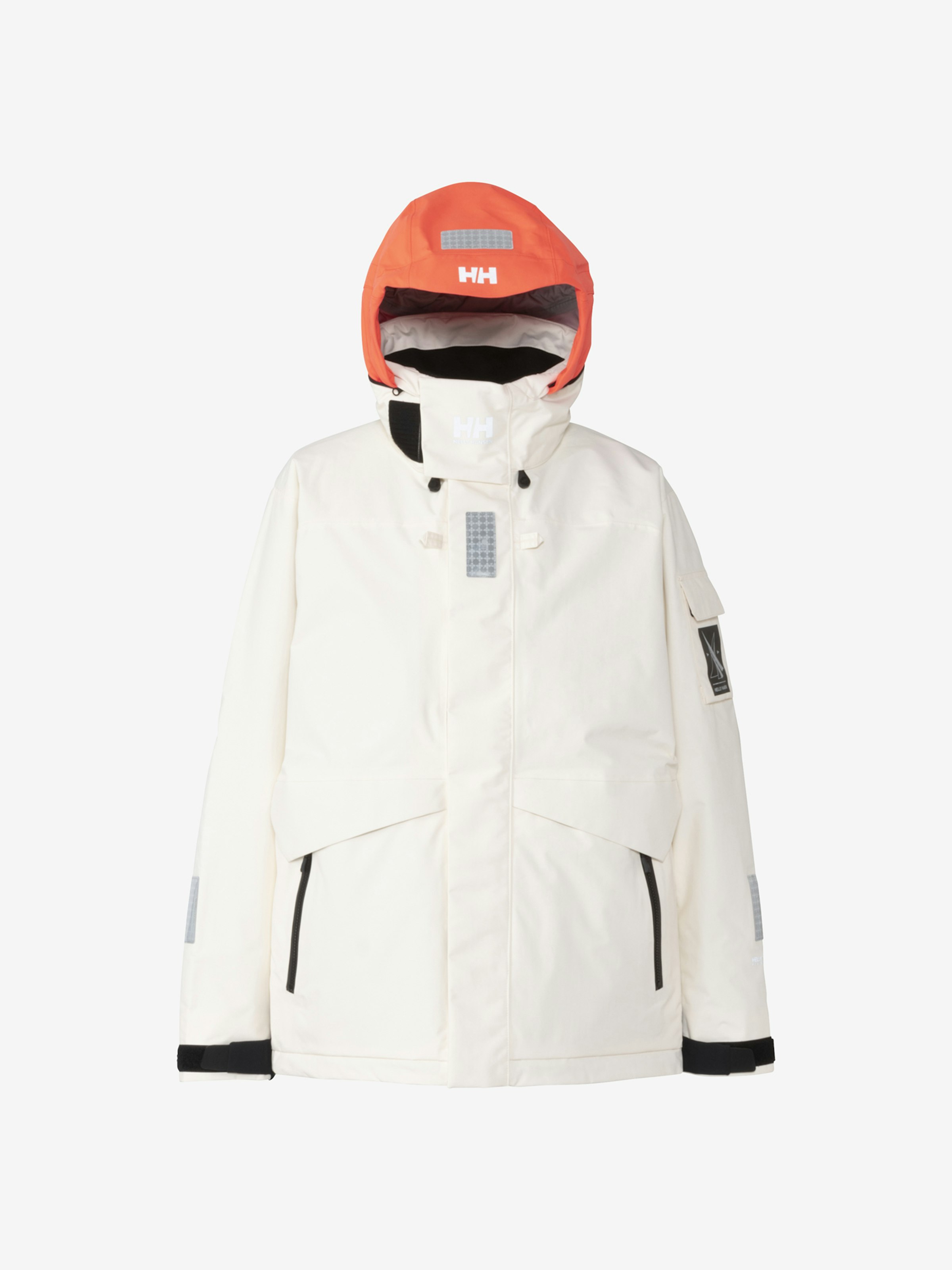 The classic sailing jacket 'Ocean Frey Jacket.' The 2-layer construction of the fabric, with waterproof and breathable properties, has been changed to an environmentally friendly material using recycled nylon (53% recycled material). The waterproof coating has been updated with a hydrophobic polycarbonate blend coating. Each for 37,400 yen (tax included).
