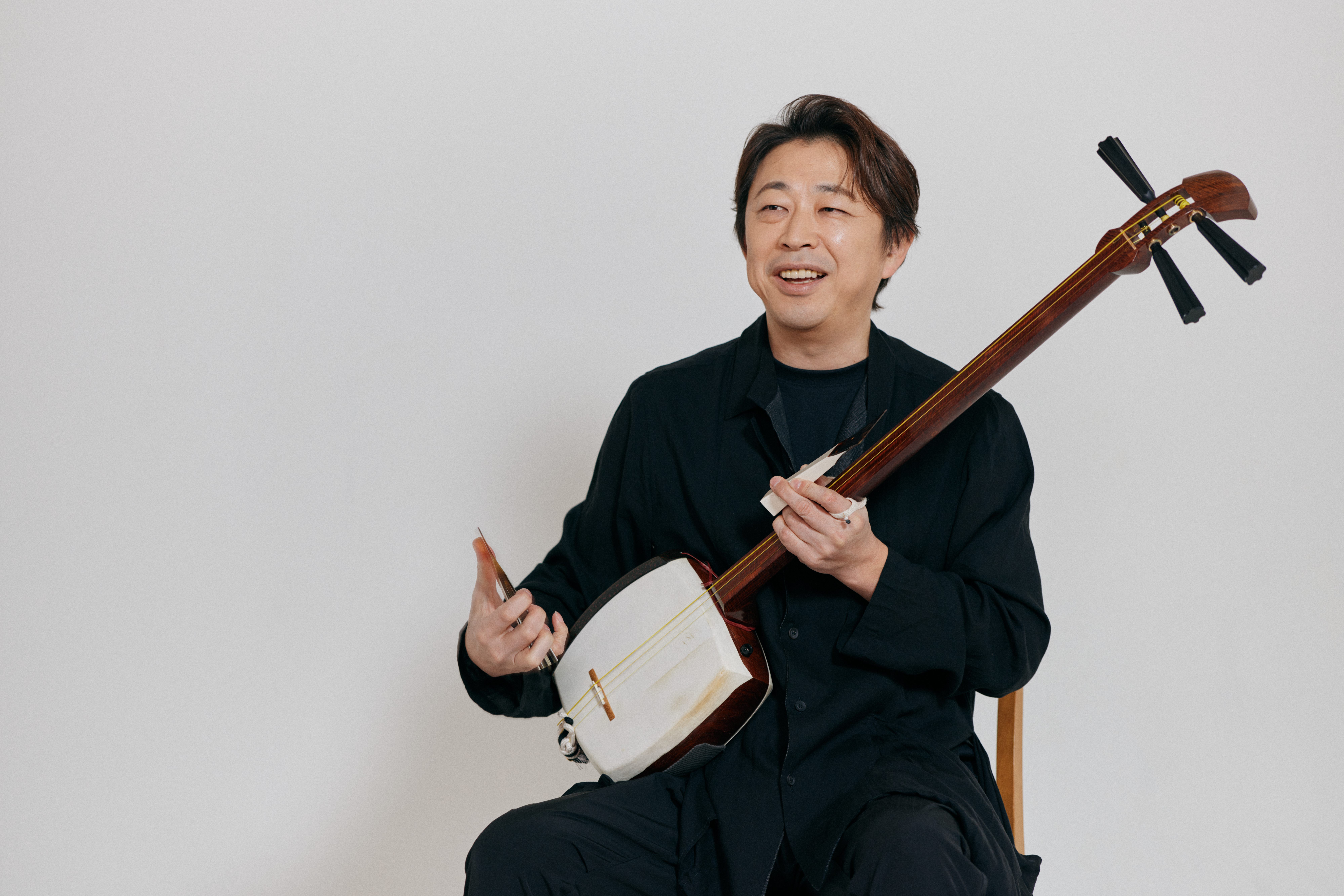 叩く、ずらす、設計する。上妻宏光が津軽三味線を更新してきた理由