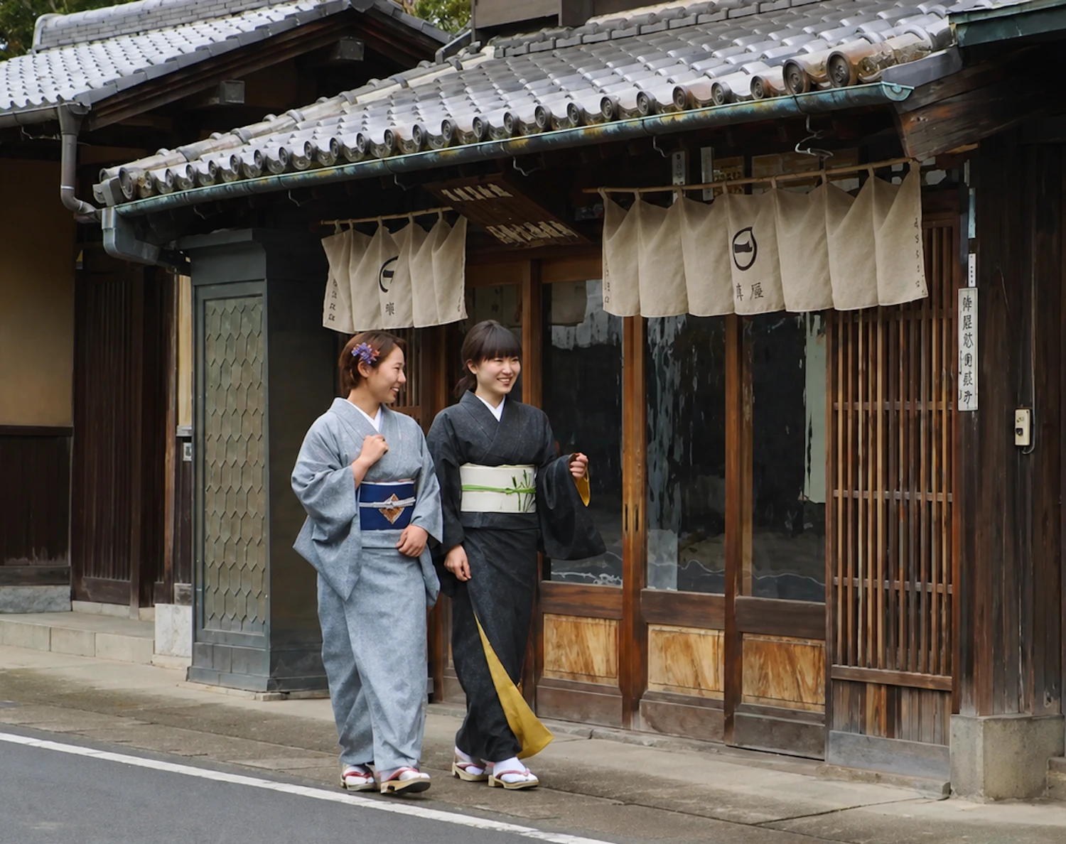 結城紬の産地を歩く。鬼怒川と筑波颪が育んだ、「絹の川」の記憶