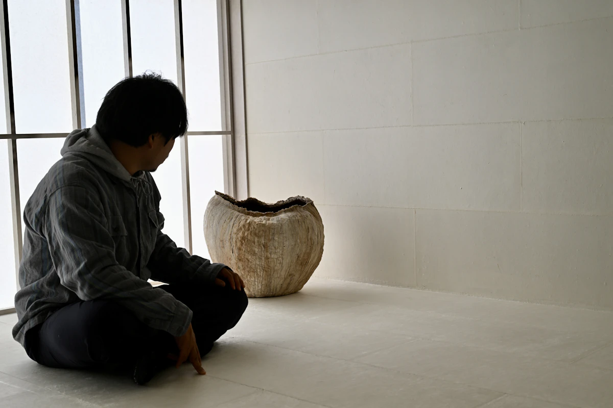 部屋一面に和紙の貼られた部屋
