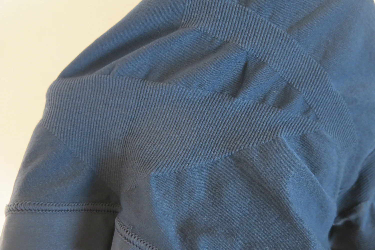 Protrusions on the inside of the pants stimulate the sensory sensors of the skin