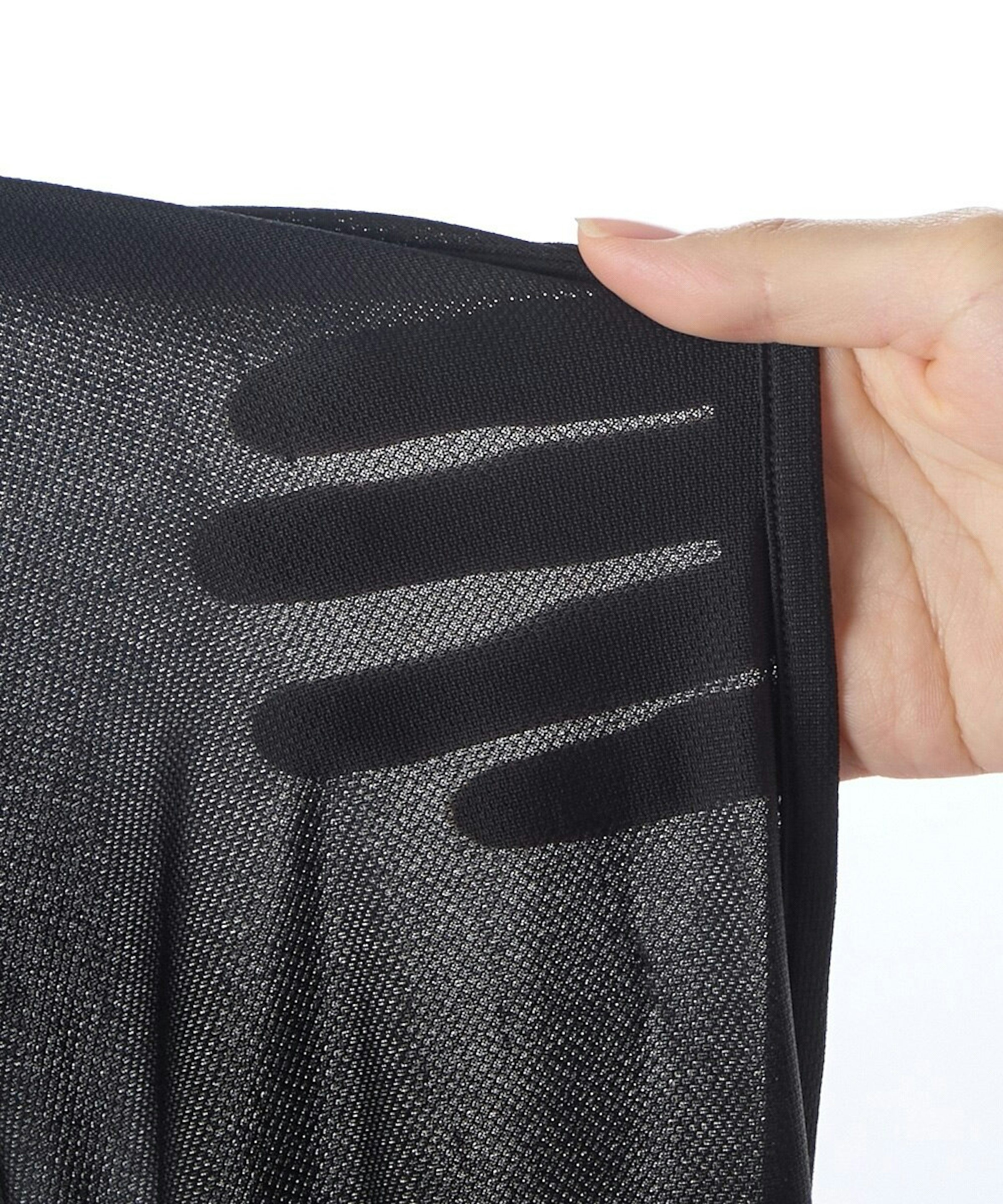 生地は目の細かなメッシュ素材で、なめらかな肌触りになっている